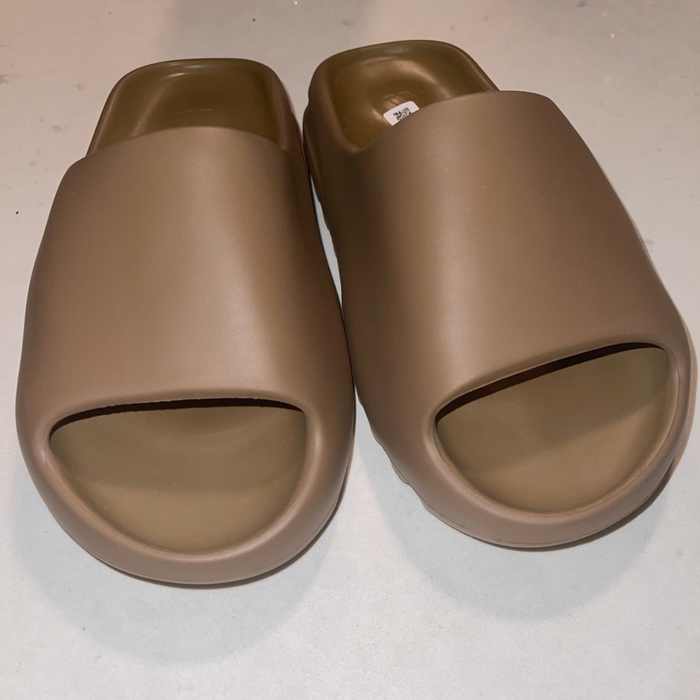 Adidas Yeezy slide